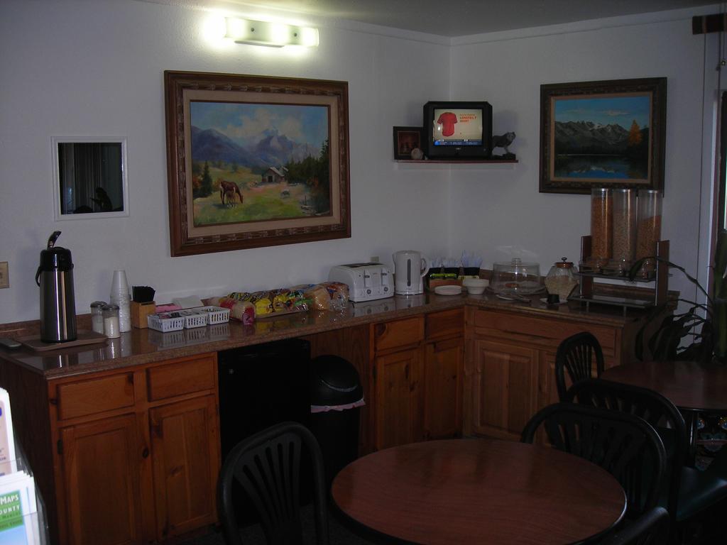 Cozy Inn Кортес Екстер'єр фото